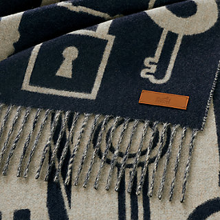 カジュアルなデザイン【HERMES】Casaque Porte-Clefs スカーフ